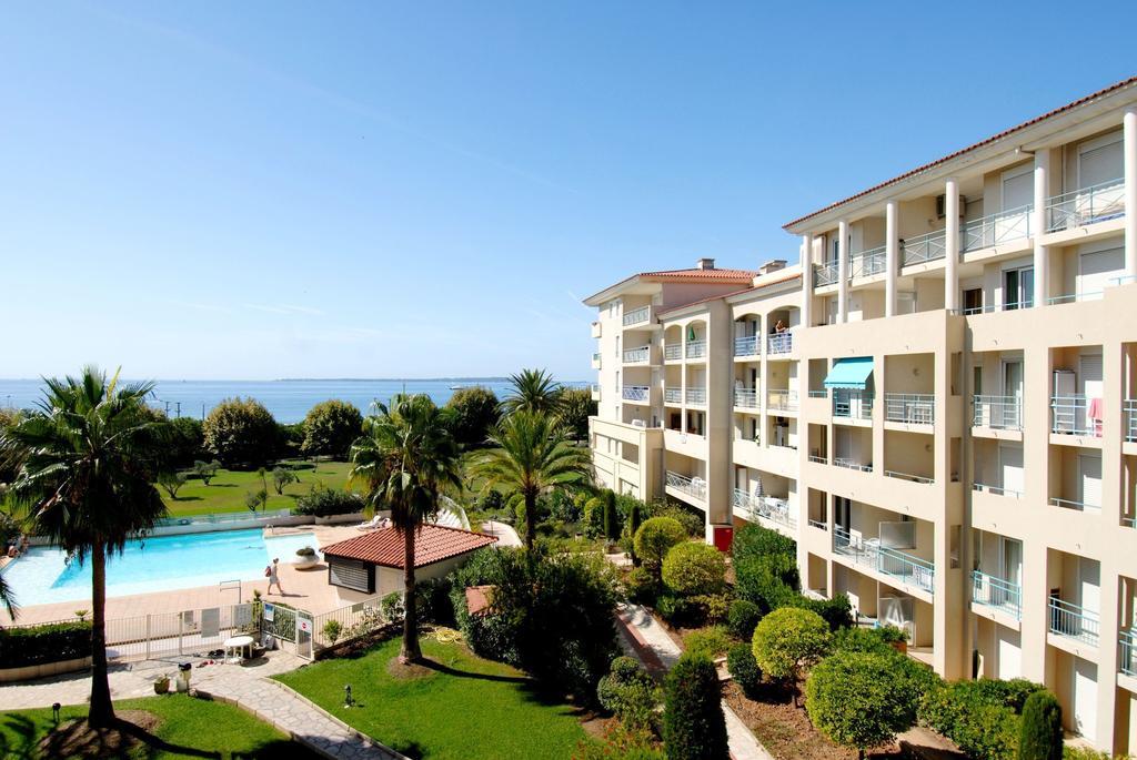 Residence Odalys Les Pins Bleus Juan-les-Pins Bagian luar foto